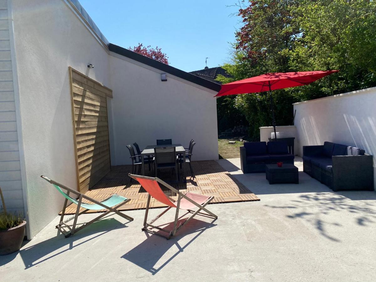 Entouree De Verdure Avec Parking Prive Villa Halluin