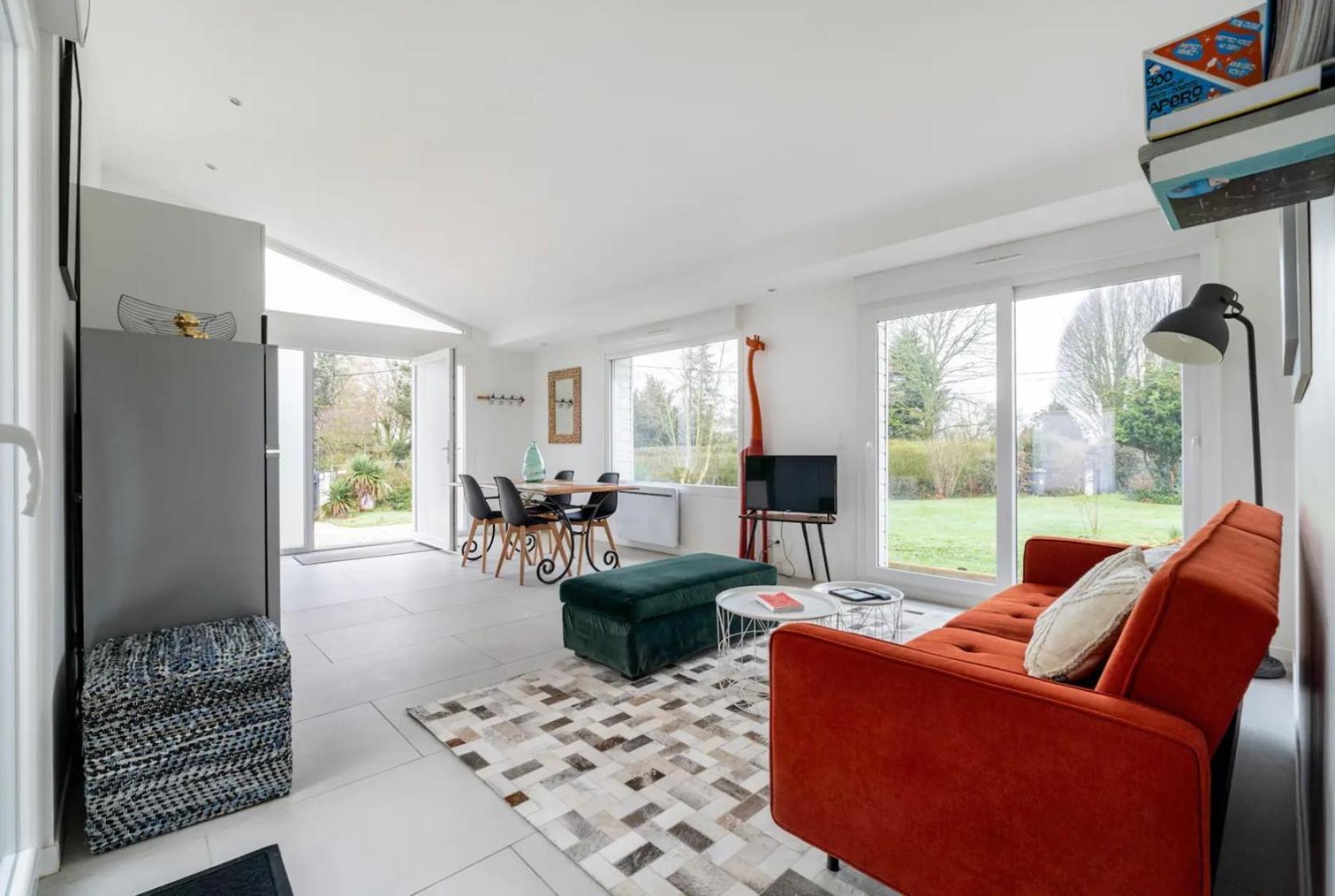 Entouree De Verdure Avec Parking Prive Villa Halluin